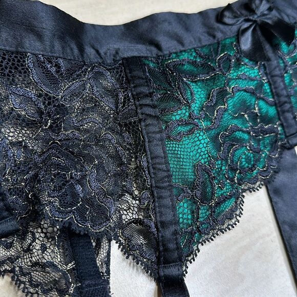Victoria’s Secret• XS• GARTER BELT • emerald green Black & gold lace • 1610 WA - Picture 11 of 12